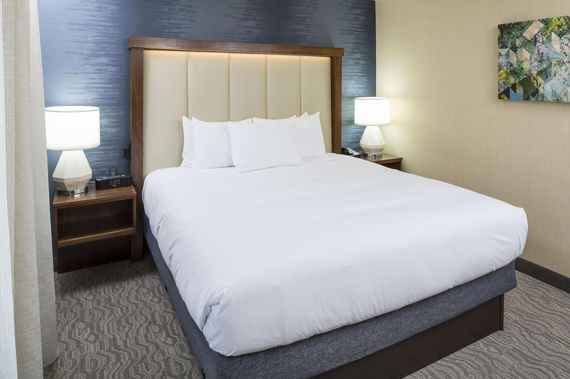 Doubletree By Hilton Boston-Андоувър Екстериор снимка