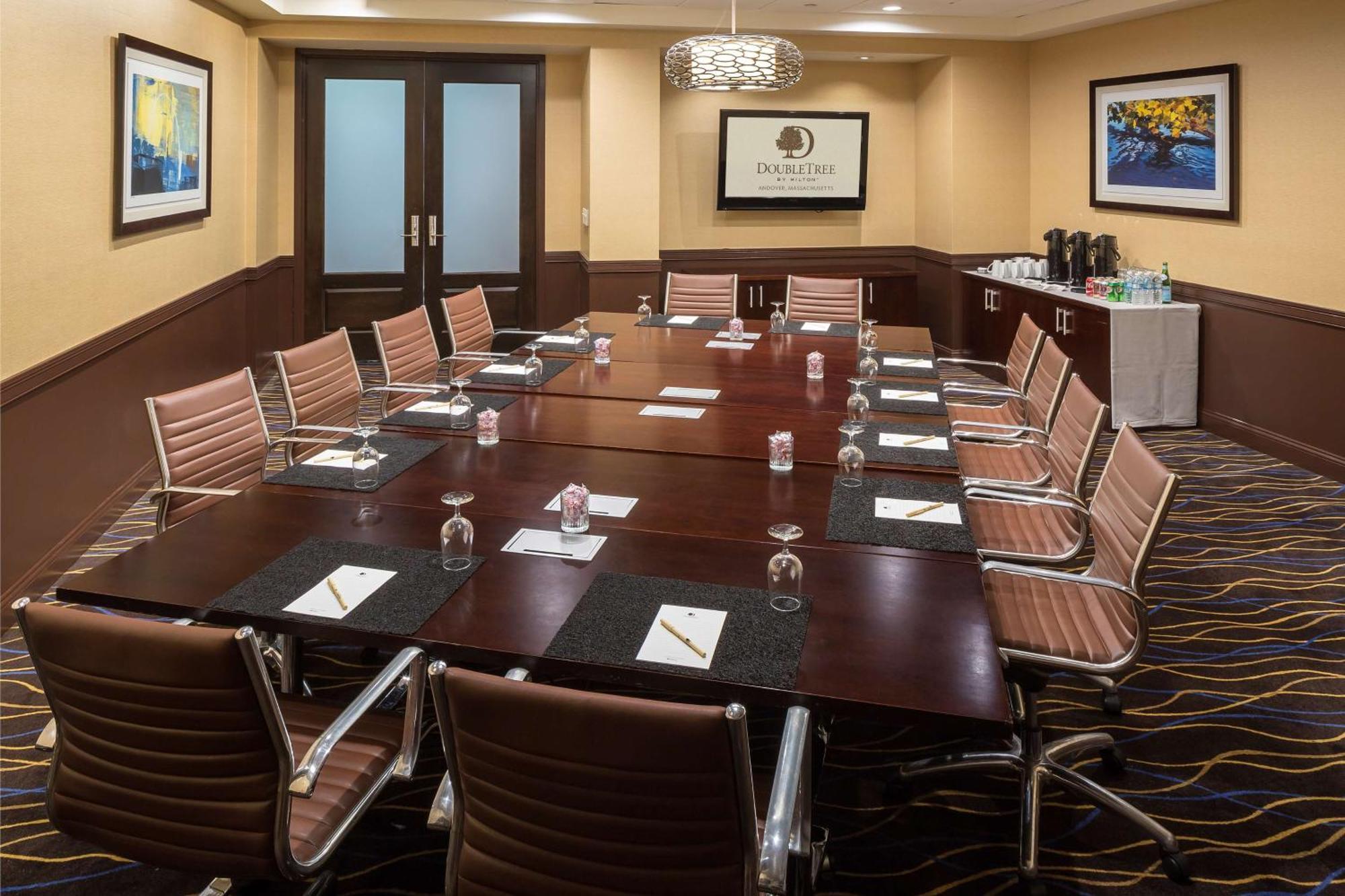 Doubletree By Hilton Boston-Андоувър Екстериор снимка