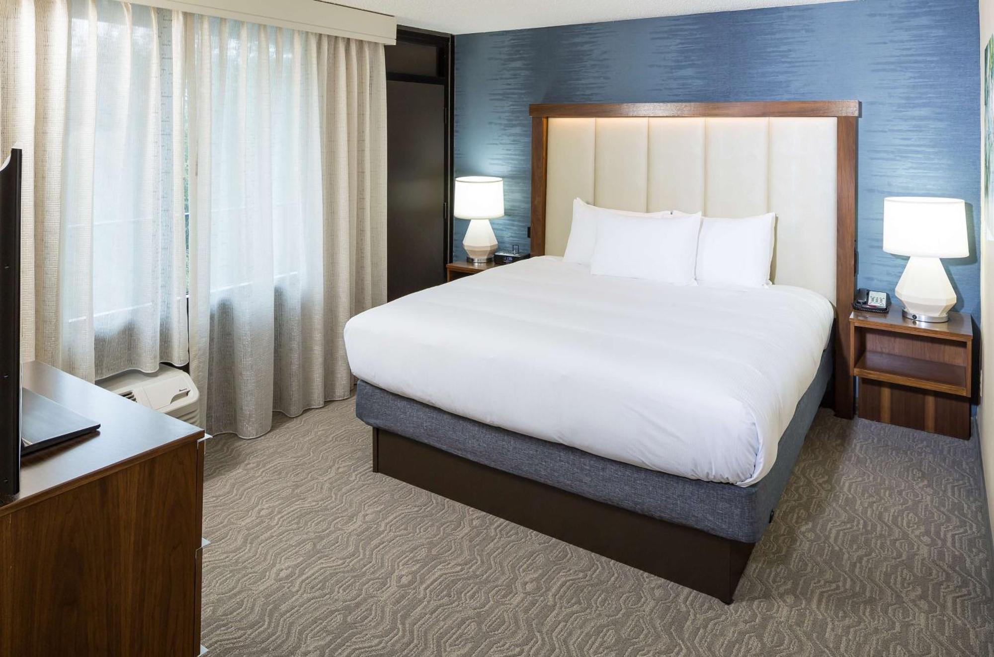 Doubletree By Hilton Boston-Андоувър Екстериор снимка