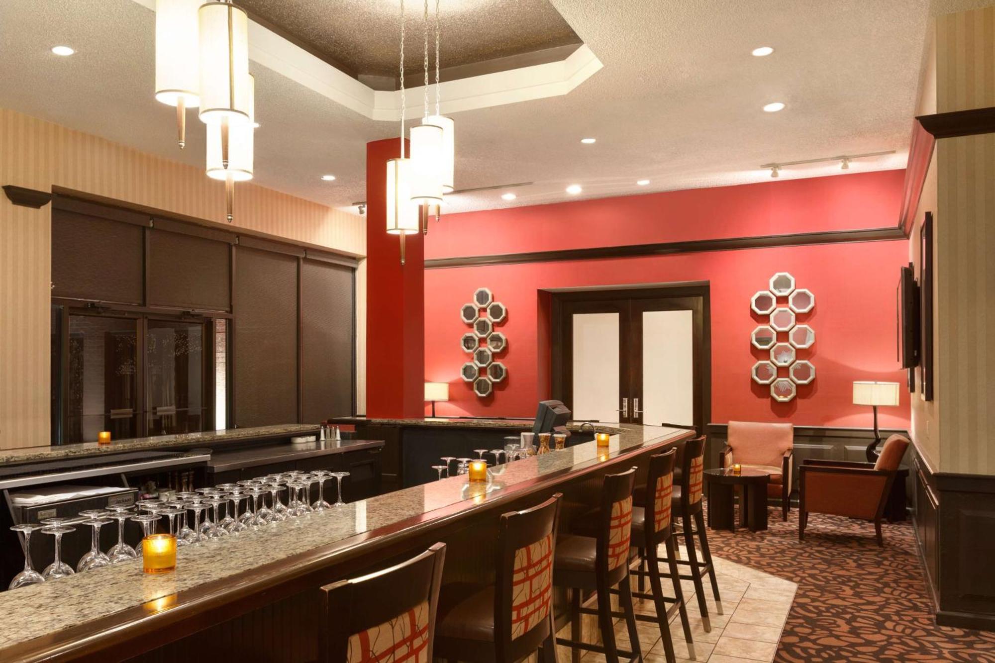 Doubletree By Hilton Boston-Андоувър Екстериор снимка