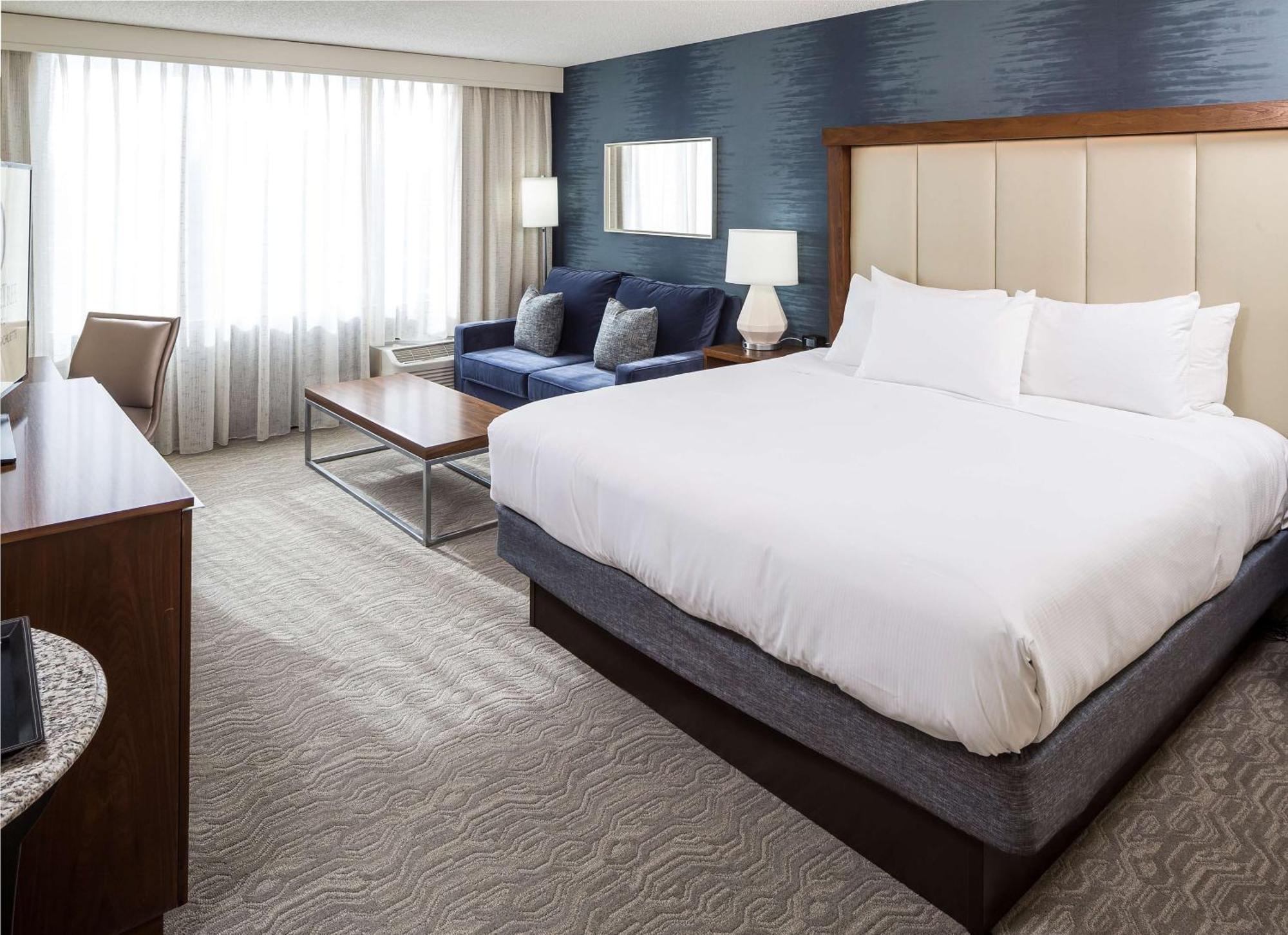 Doubletree By Hilton Boston-Андоувър Екстериор снимка