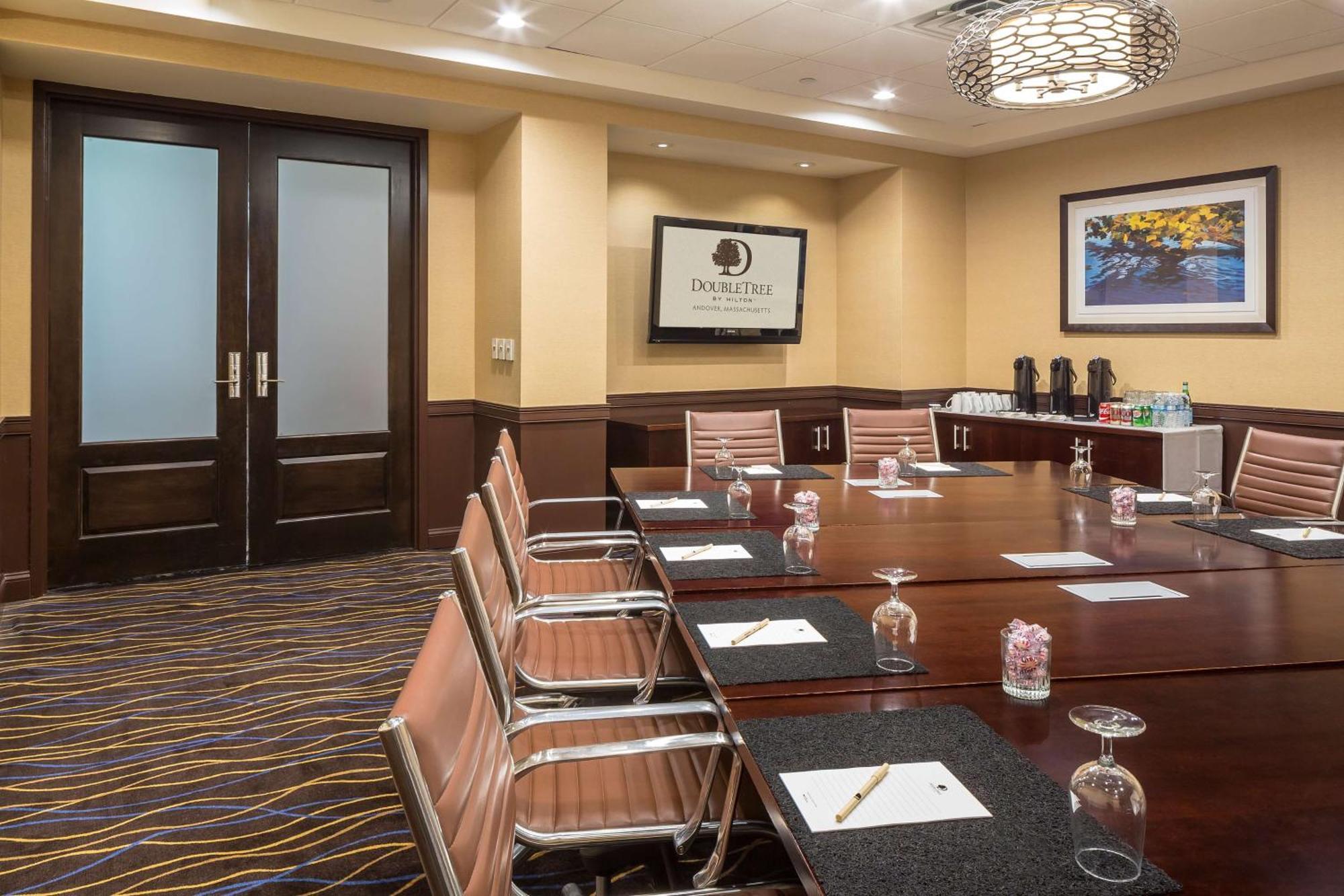 Doubletree By Hilton Boston-Андоувър Екстериор снимка