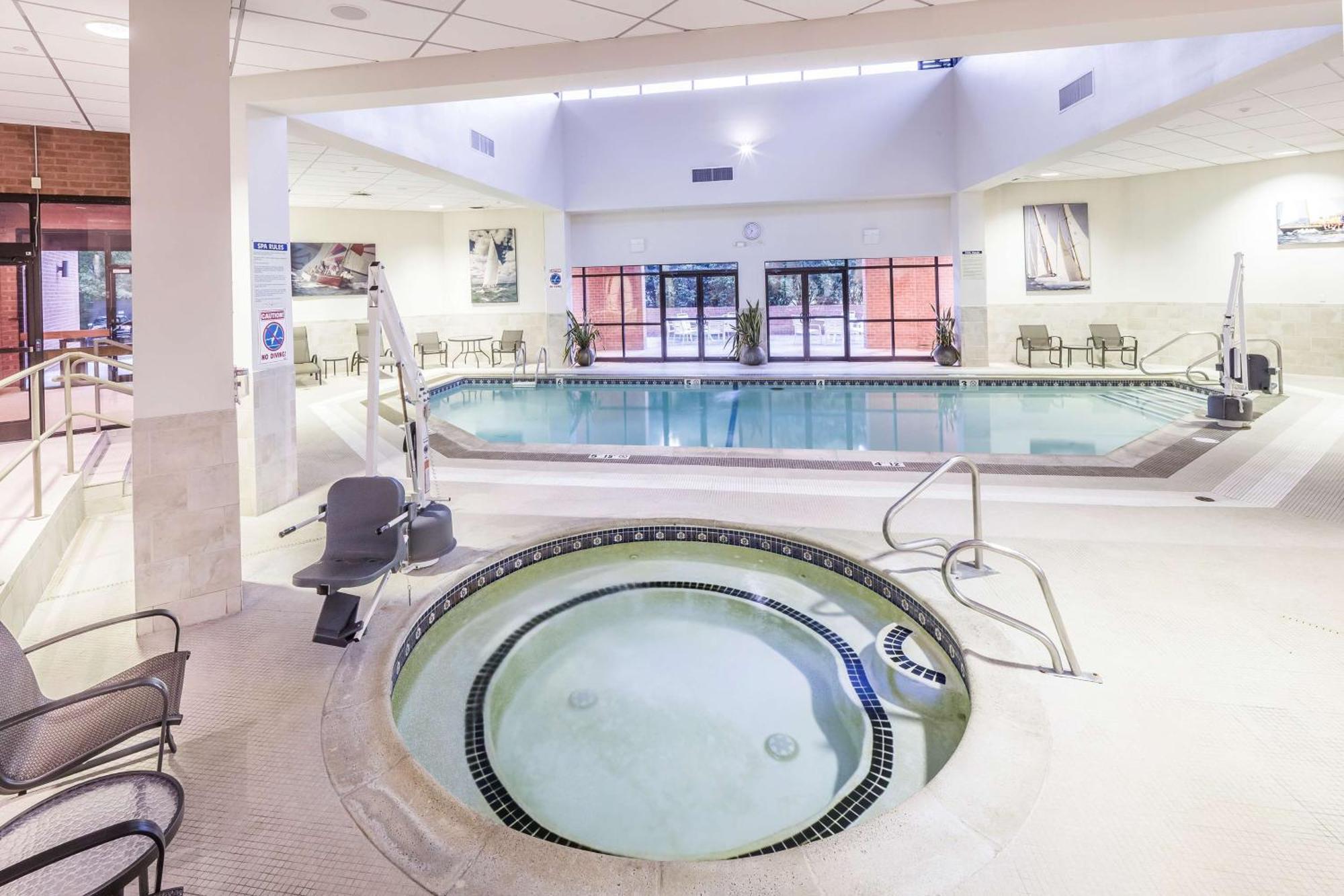 Doubletree By Hilton Boston-Андоувър Екстериор снимка