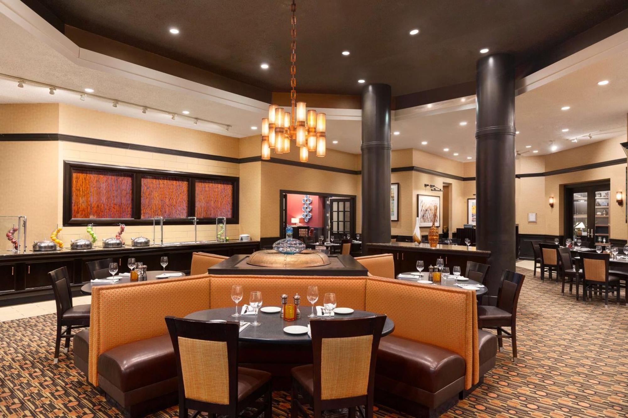 Doubletree By Hilton Boston-Андоувър Екстериор снимка