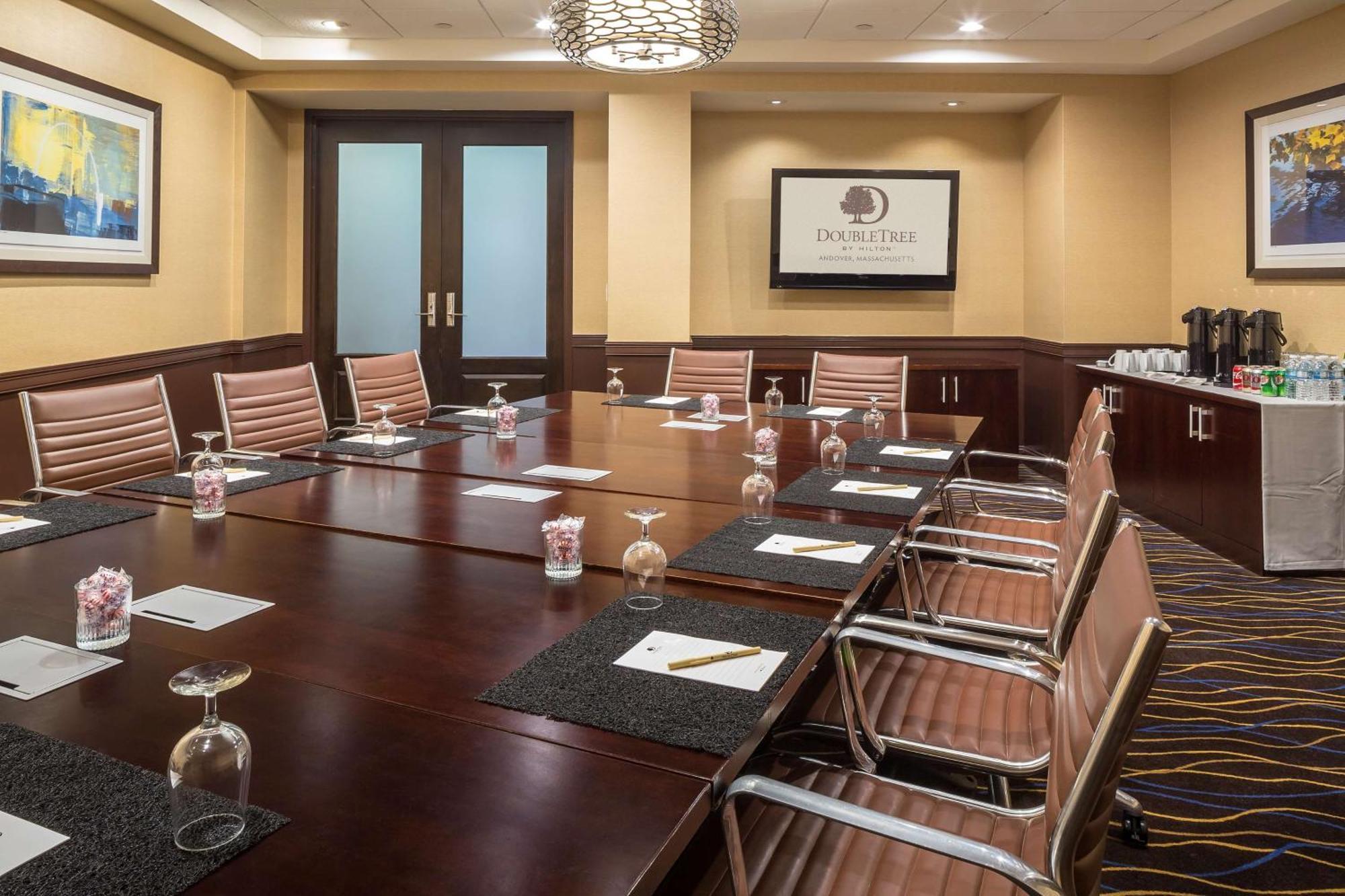 Doubletree By Hilton Boston-Андоувър Екстериор снимка