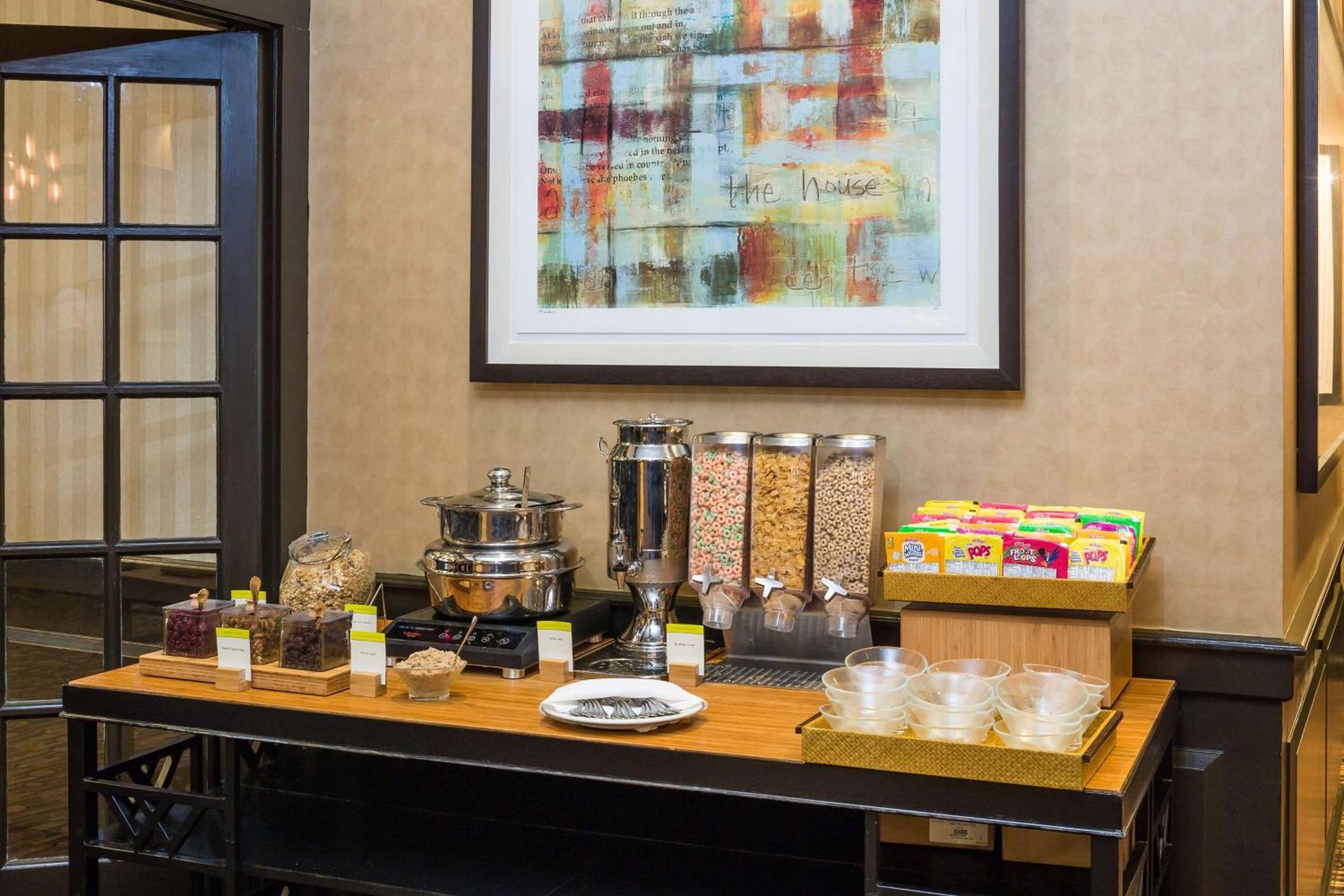 Doubletree By Hilton Boston-Андоувър Екстериор снимка