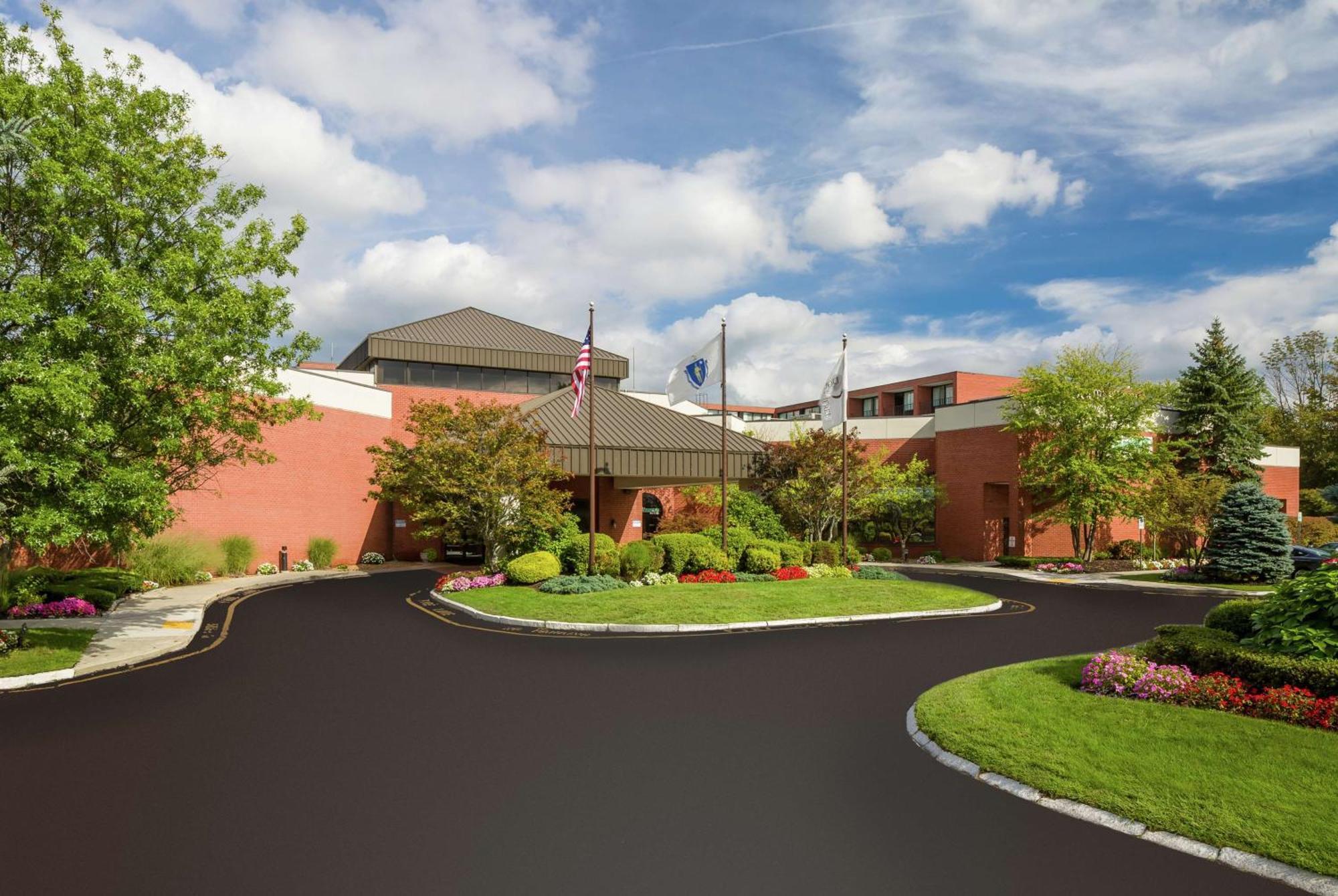 Doubletree By Hilton Boston-Андоувър Екстериор снимка