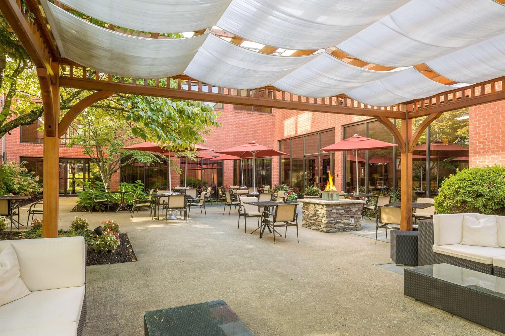 Doubletree By Hilton Boston-Андоувър Екстериор снимка