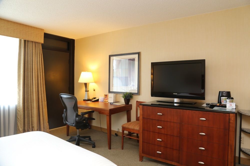 Doubletree By Hilton Boston-Андоувър Екстериор снимка