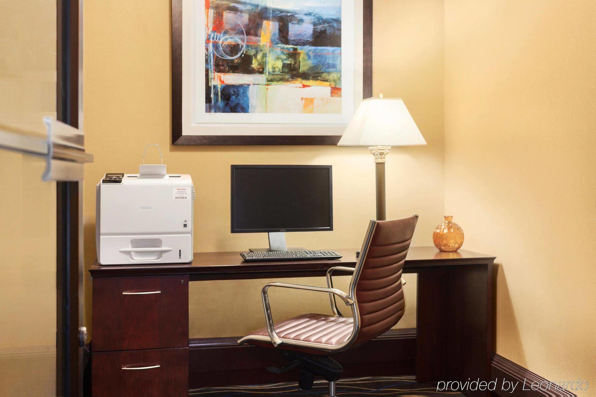Doubletree By Hilton Boston-Андоувър Екстериор снимка